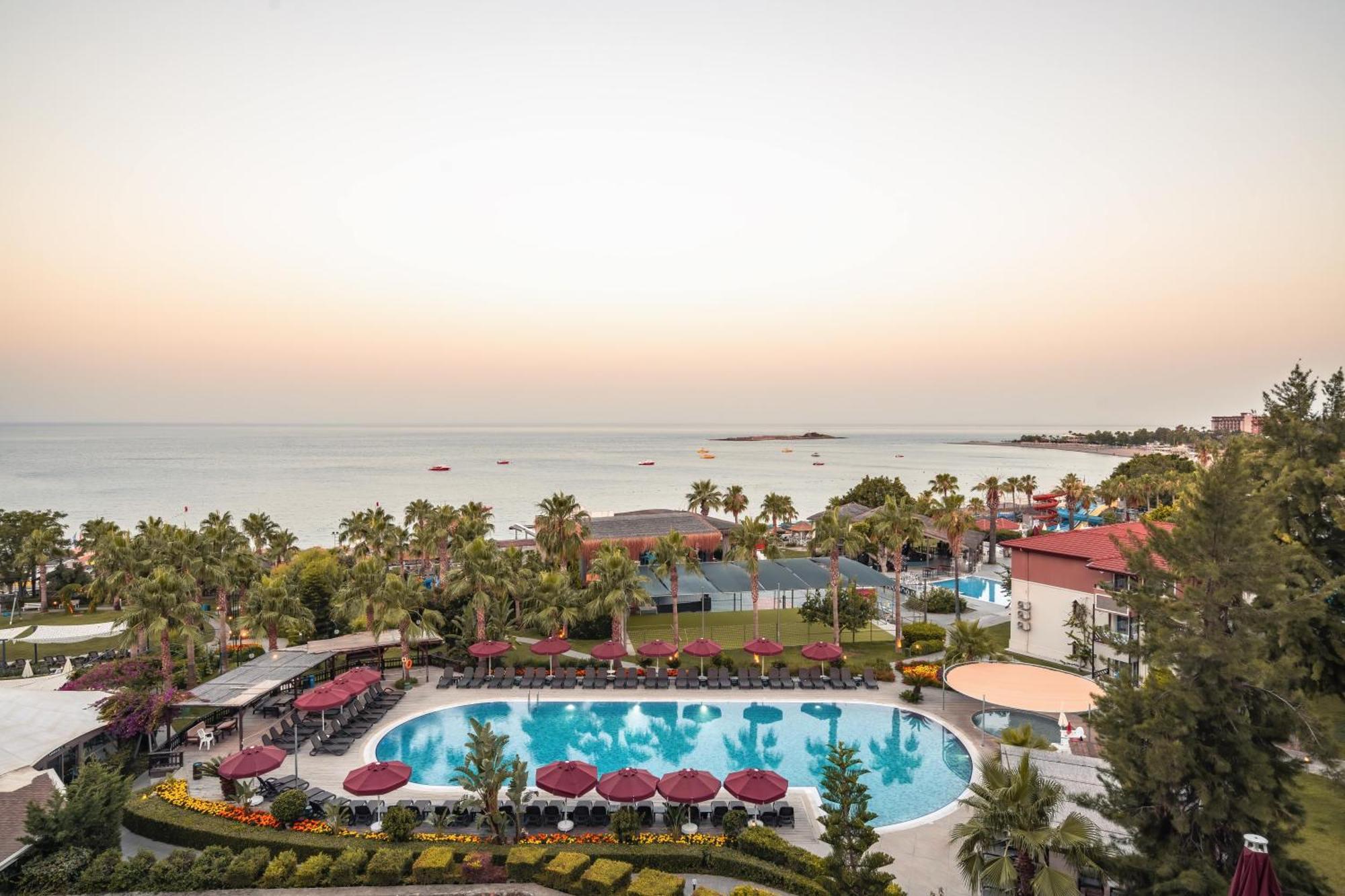 Justiniano Deluxe Resort Okurcalar Bagian luar foto