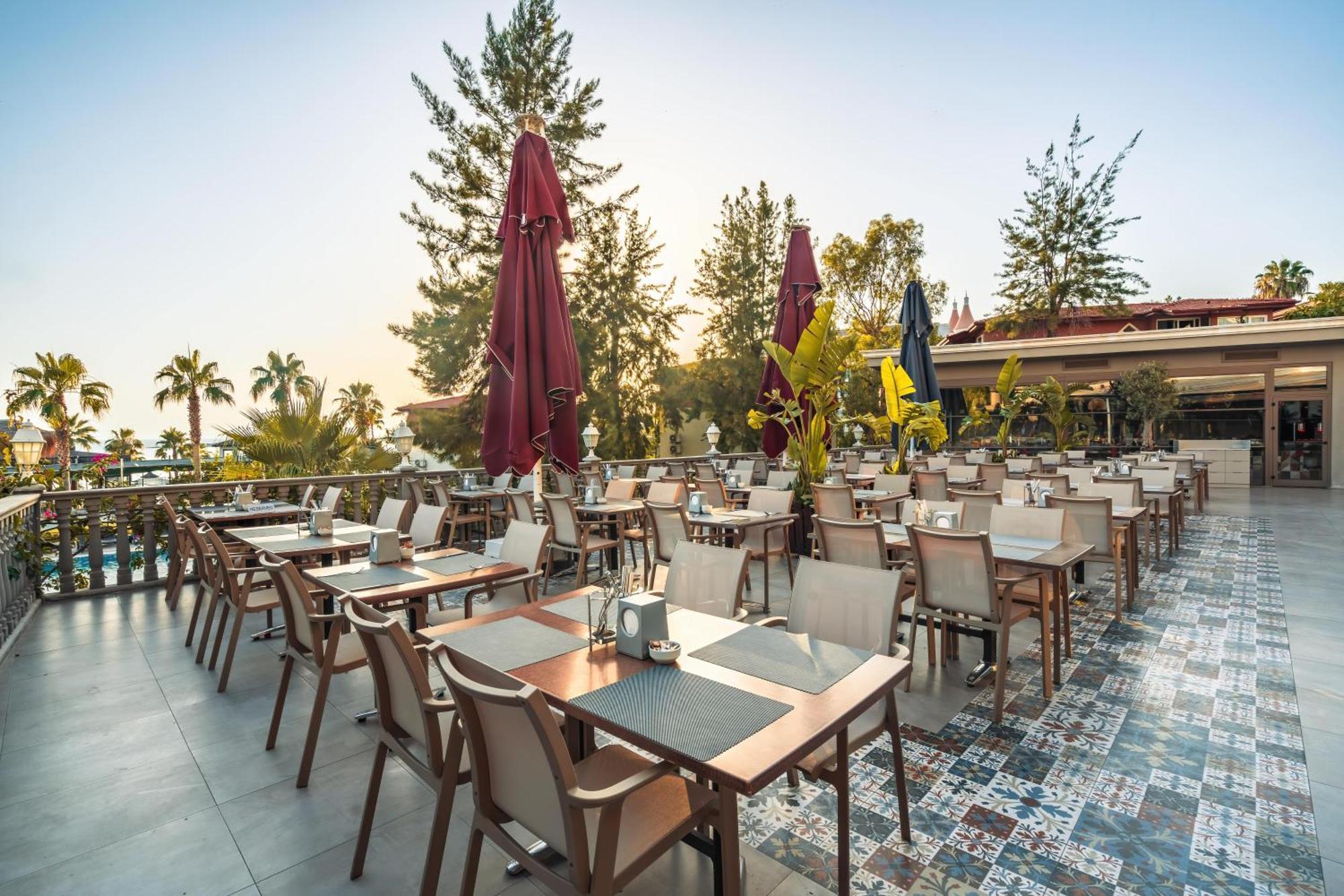 Justiniano Deluxe Resort Okurcalar Bagian luar foto